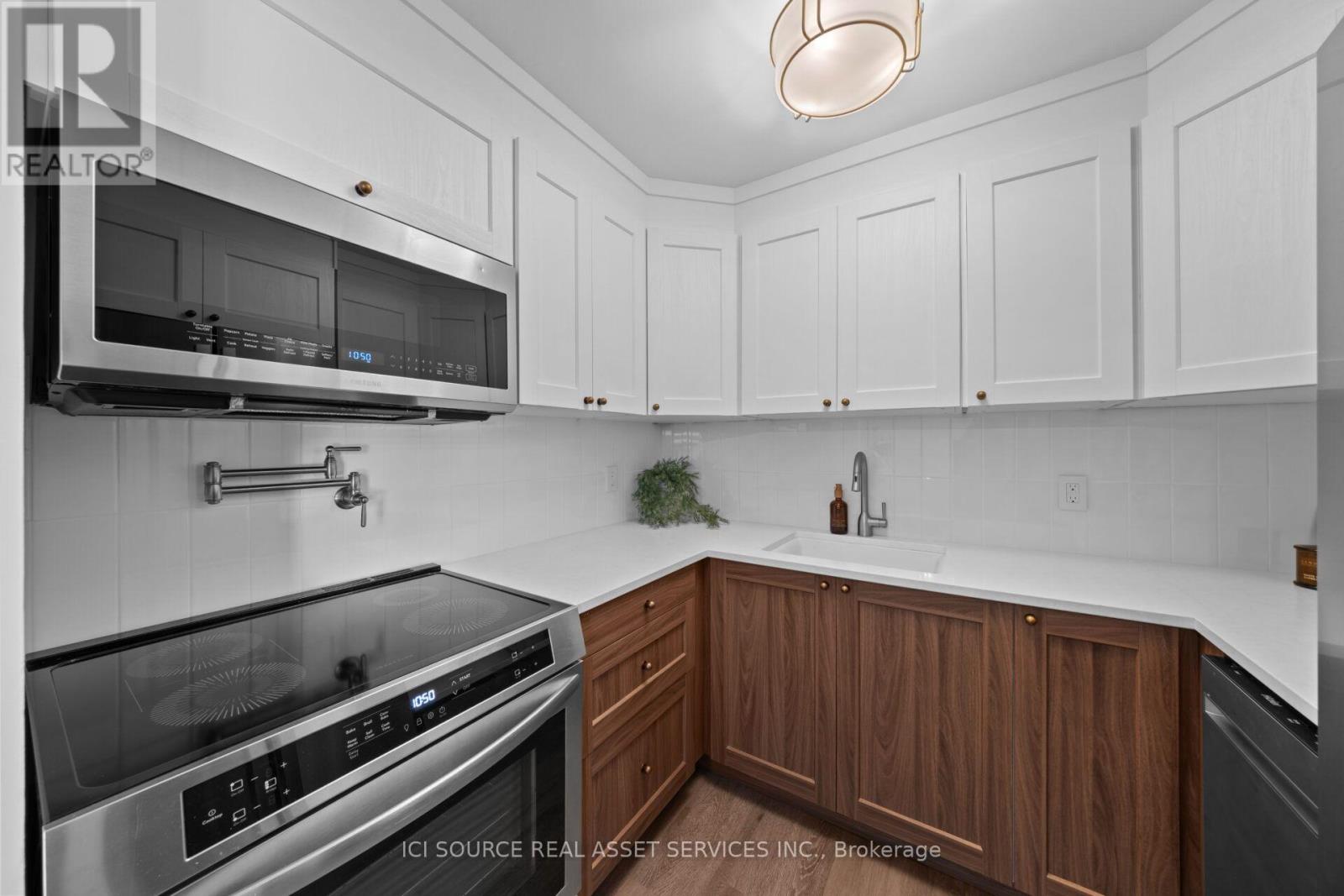 48 Wilson Street West — photo 8