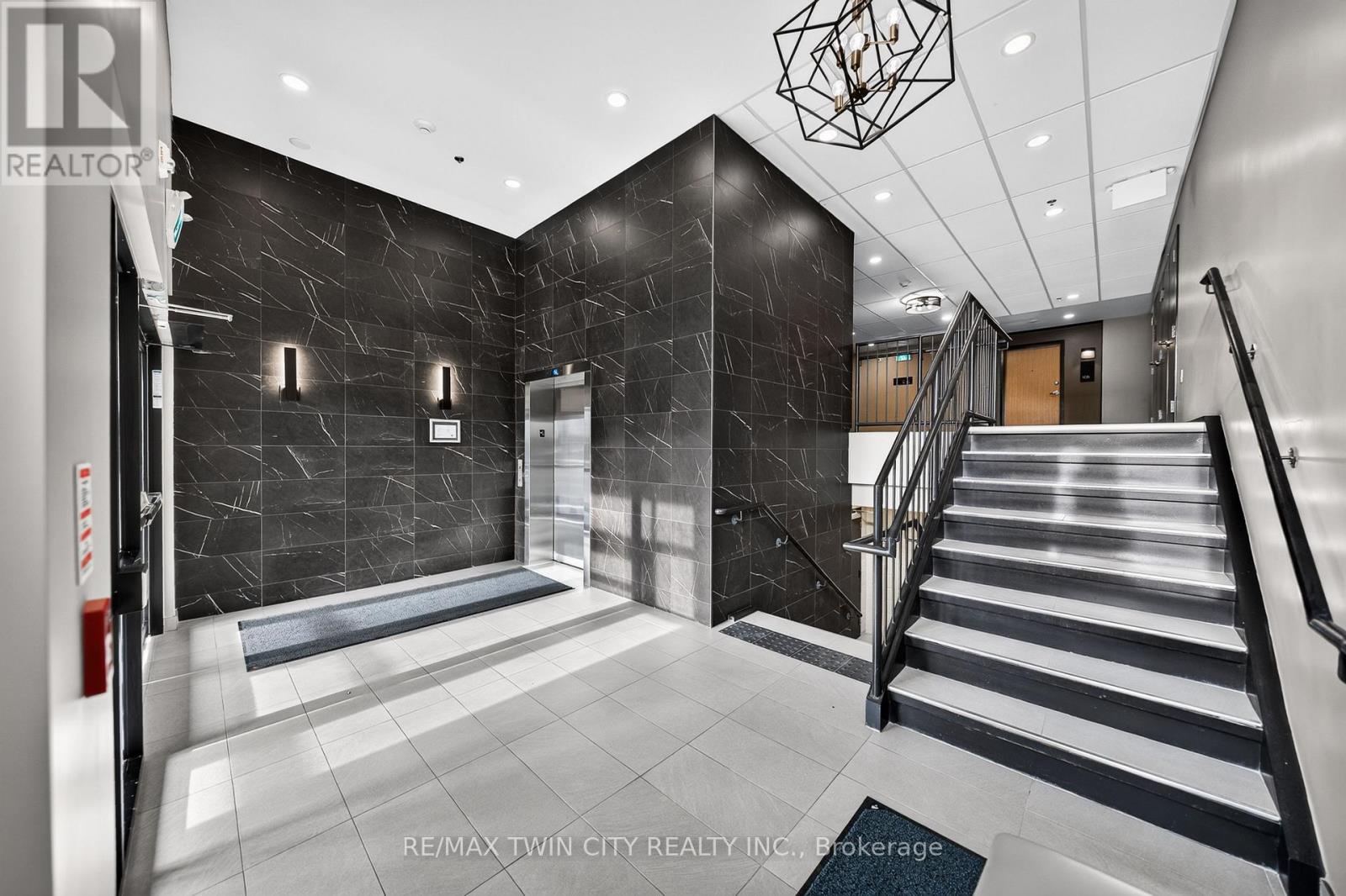 302- 249 Grey Silo Road, Waterloo, ON photo 7