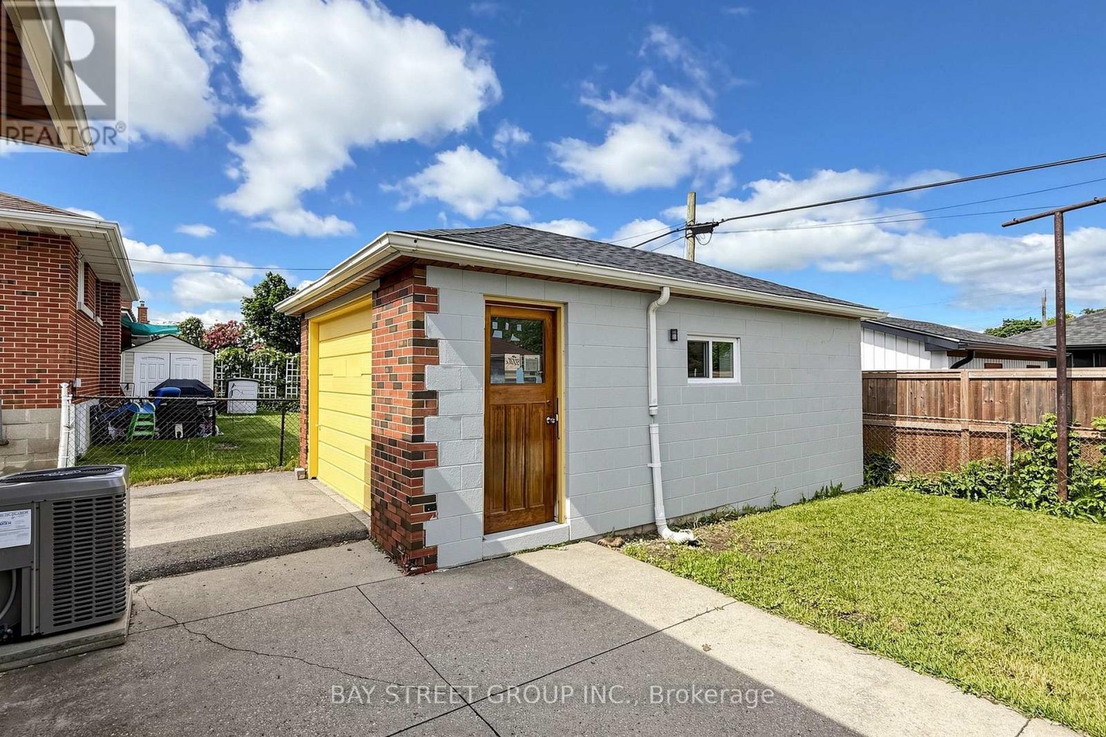 28 Warren Avenue — photo 21