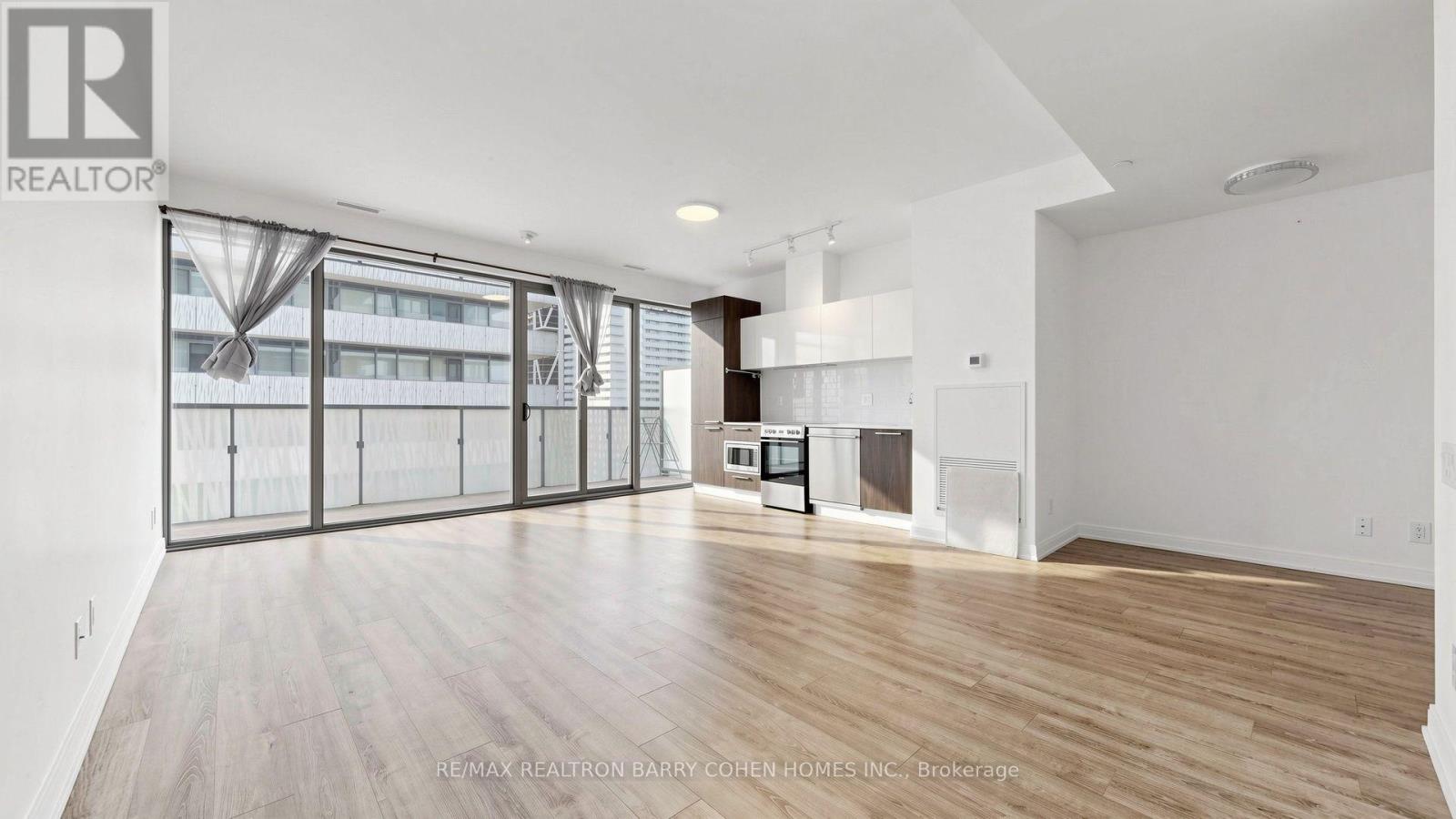 50 Charles Street East — photo 11