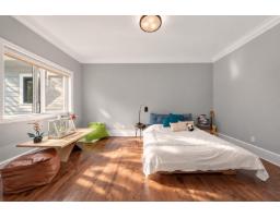 13756 18 Avenue, Surrey, BC V4A1W4 Photo 32