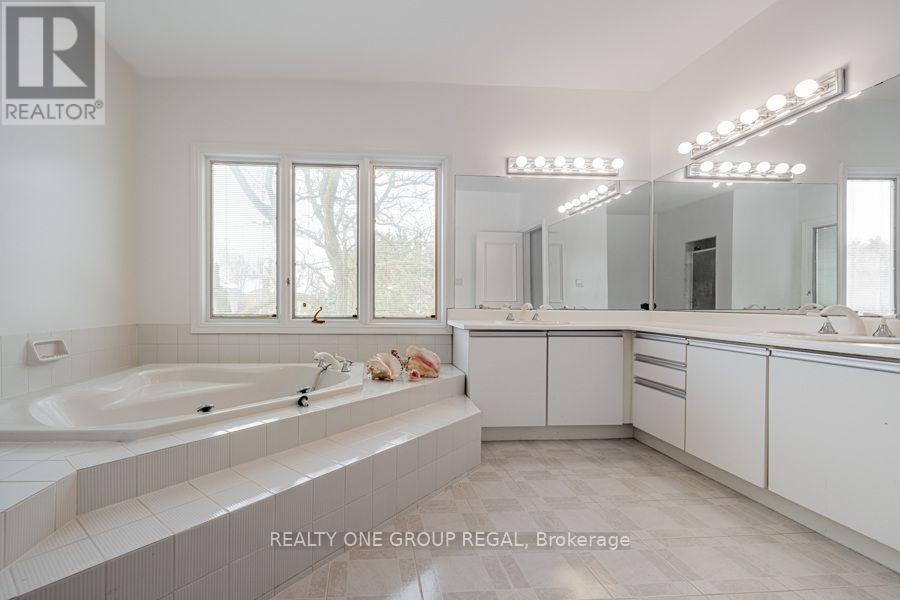 17 Dunloe Road — photo 26