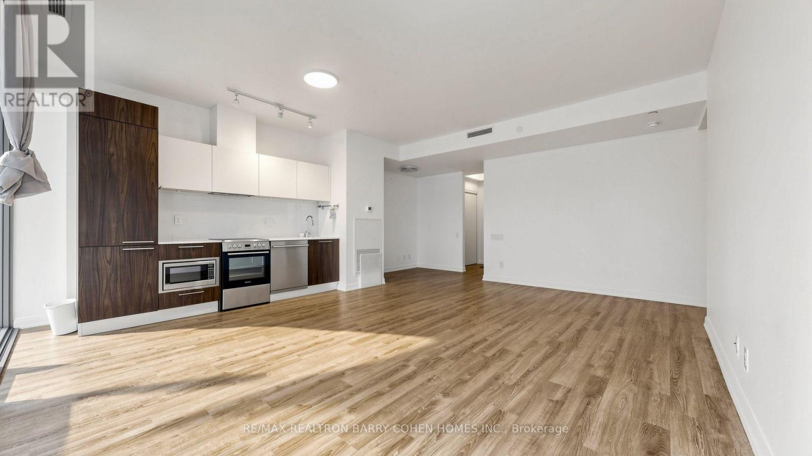 50 Charles Street East — photo 14