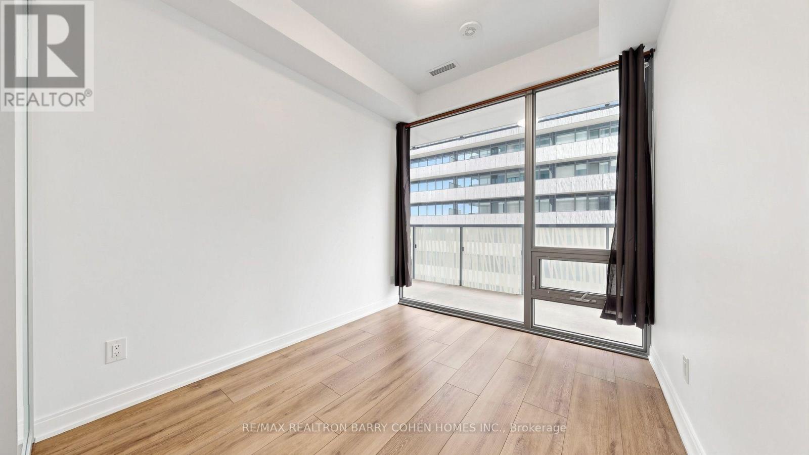 50 Charles Street East — photo 25