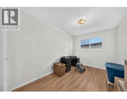 112 Queensland Place SE - photo 17