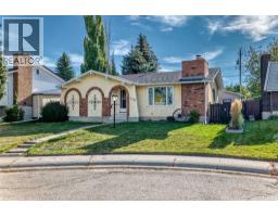 112 Queensland Place SE - photo 2