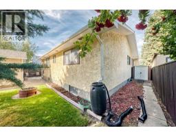 112 Queensland Place SE - photo 42