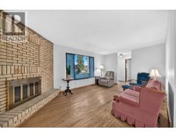 112 Queensland Place SE - photo 6