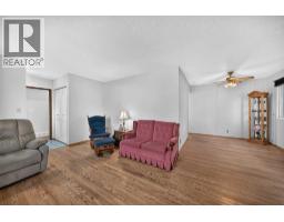 112 Queensland Place SE - photo 8