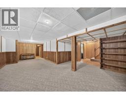 112 Queensland Place SE - photo 27