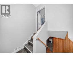 112 Queensland Place SE - photo 23