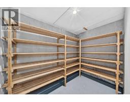 112 Queensland Place SE - photo 32
