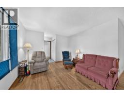 112 Queensland Place SE - photo 5