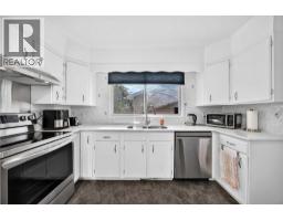 112 Queensland Place SE - photo 13