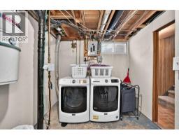 112 Queensland Place SE - photo 35