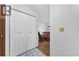 112 Queensland Place SE - photo 4