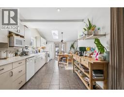 407 11 Street NE - photo 5