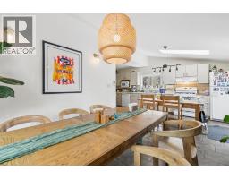 407 11 Street NE - photo 11