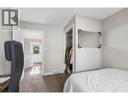 407 11 Street NE - photo 17