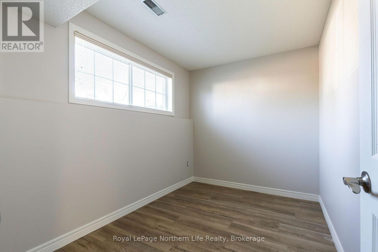 511 BROMLEY AVENUE - 29