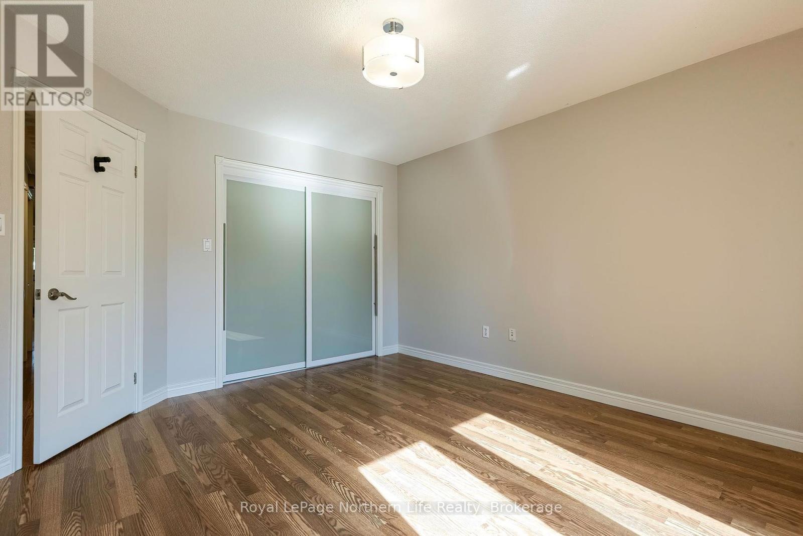 511 BROMLEY AVENUE - 21
