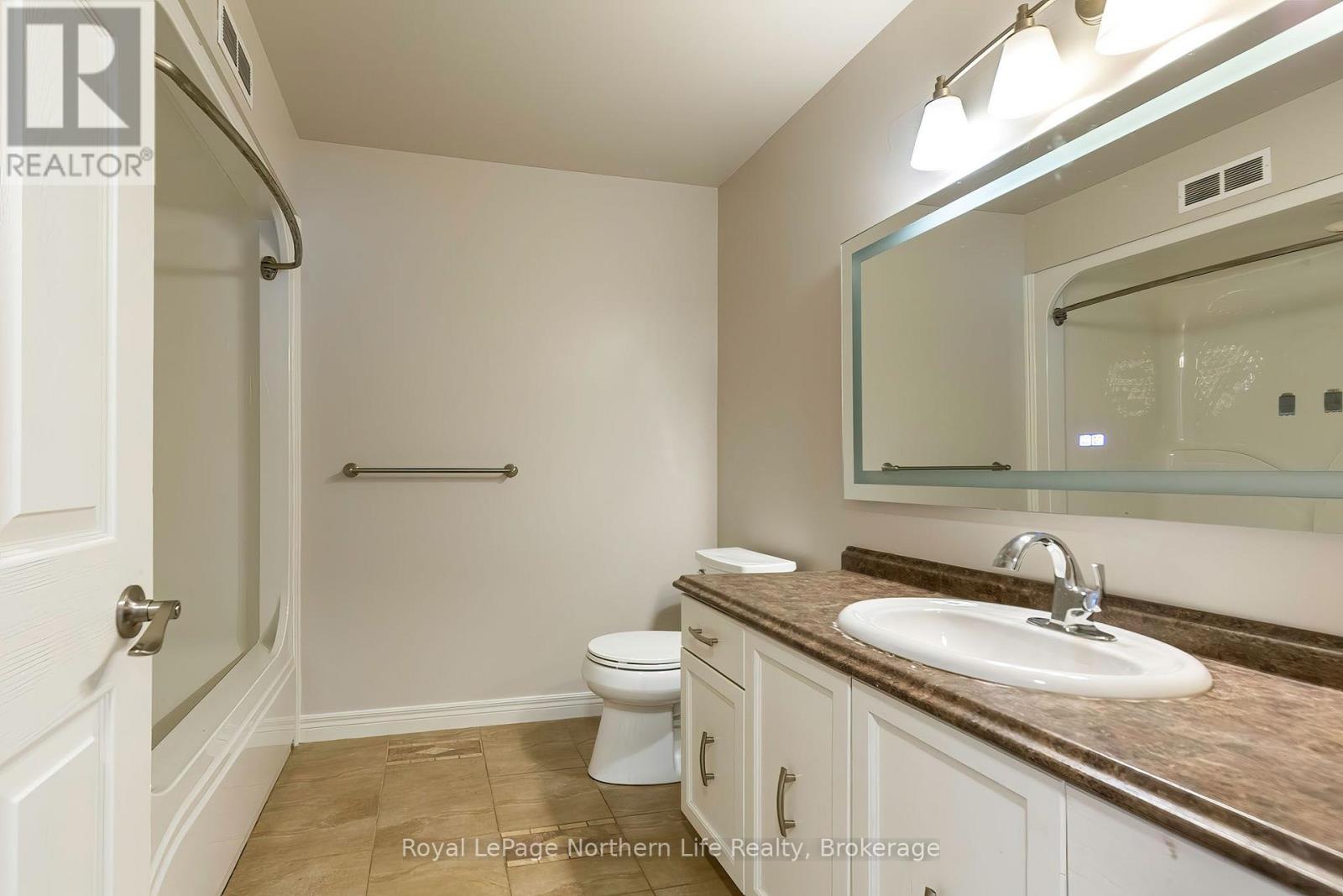 511 BROMLEY AVENUE - 18