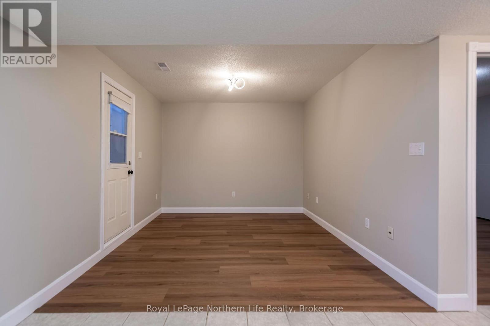 511 BROMLEY AVENUE - Image 35