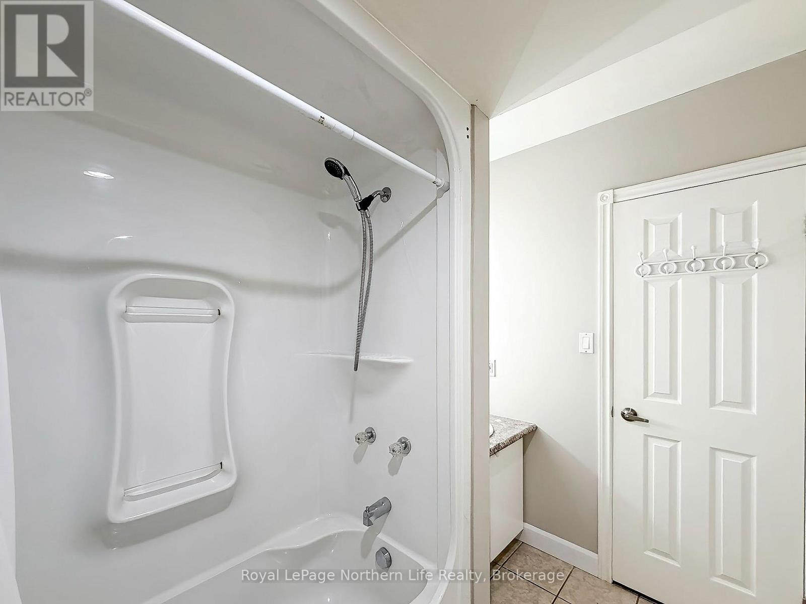 511 BROMLEY AVENUE - Image 37