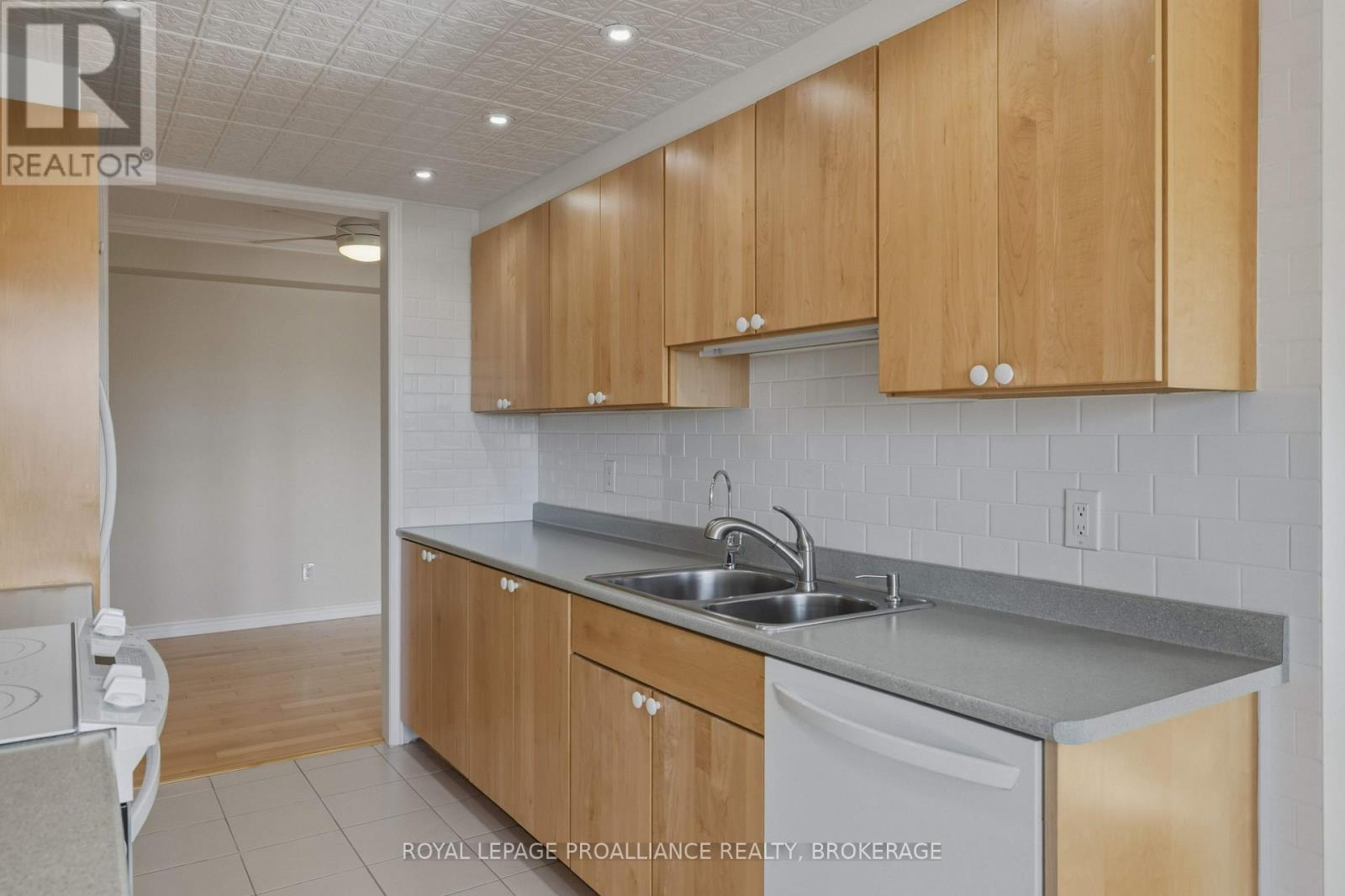 649 Davis Drive — photo 13