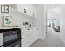 2635 34 Street SW - photo 17