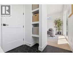2635 34 Street SW - photo 13
