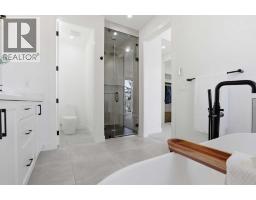 2635 34 Street SW - photo 22