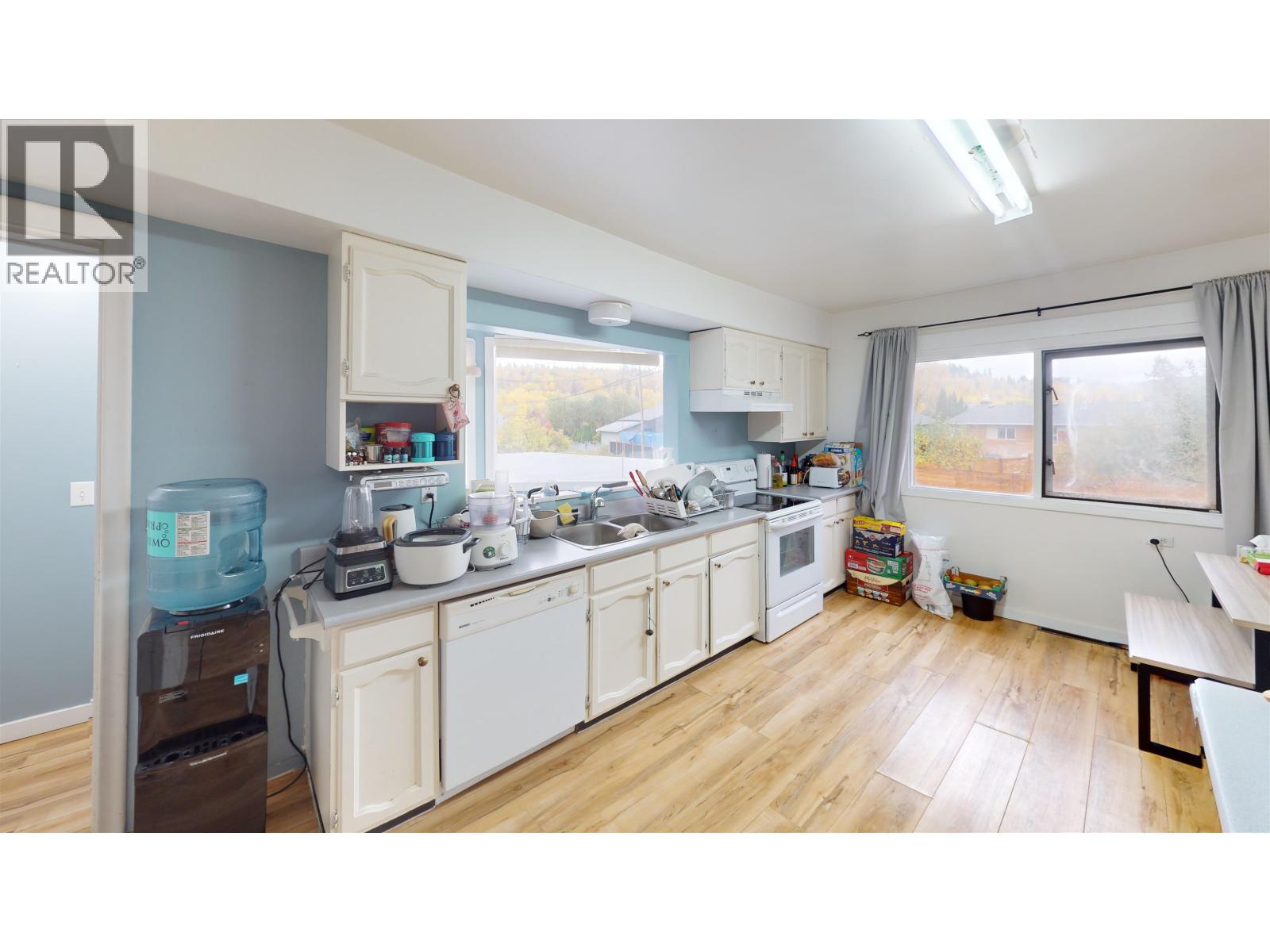 1136 YORSTON AVENUE - 10