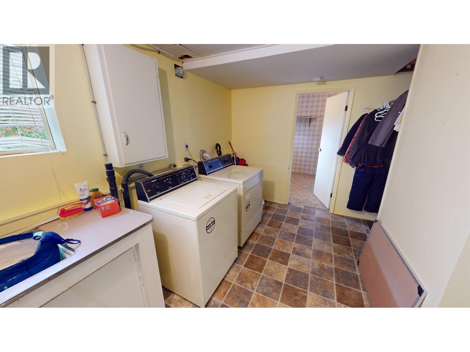1136 YORSTON AVENUE - Image 20