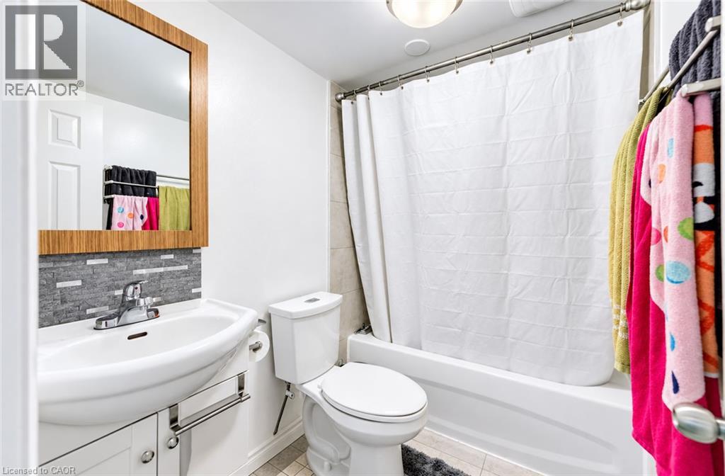 79 Riehm Street — photo 32