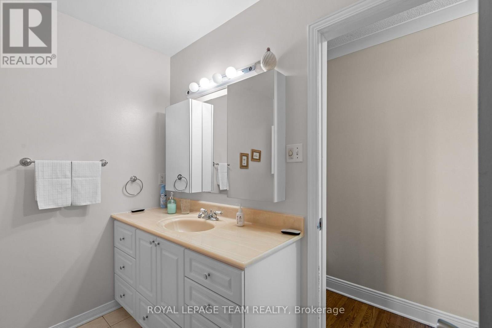 19 Parkland Crescent — photo 10