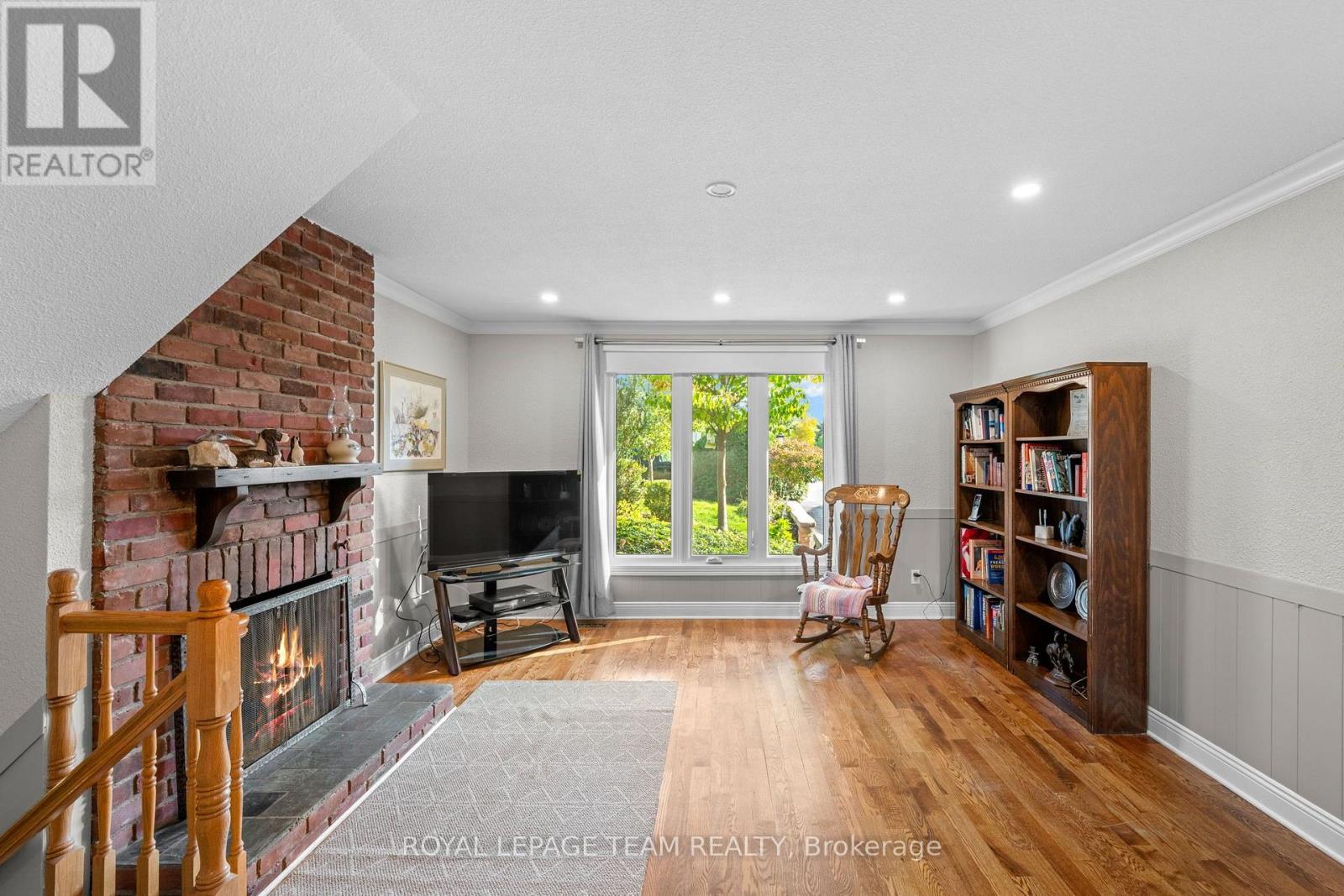 19 Parkland Crescent — photo 16