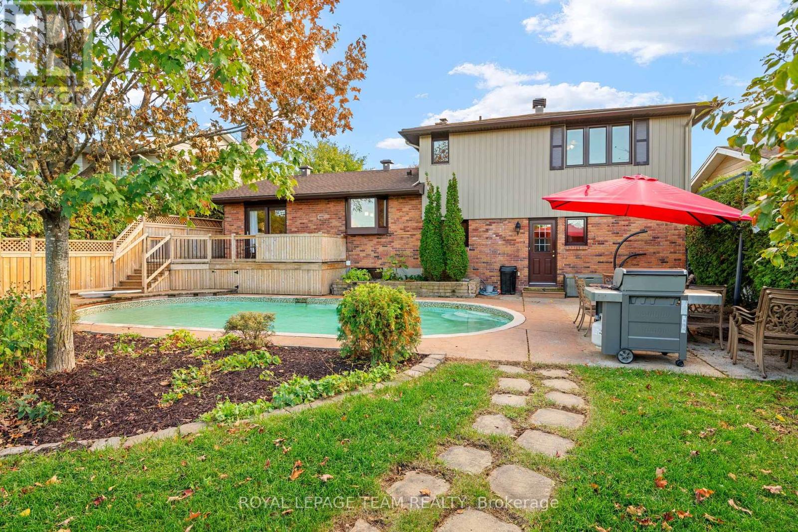 19 PARKLAND CRESCENT - 22