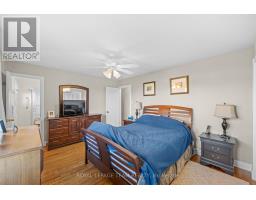 Family room - 19 Parkland Crescent, Ottawa, ON K2H5V3 Photo 14