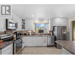 Kitchen - 19 Parkland Crescent, Ottawa, ON K2H5V3 Photo 8
