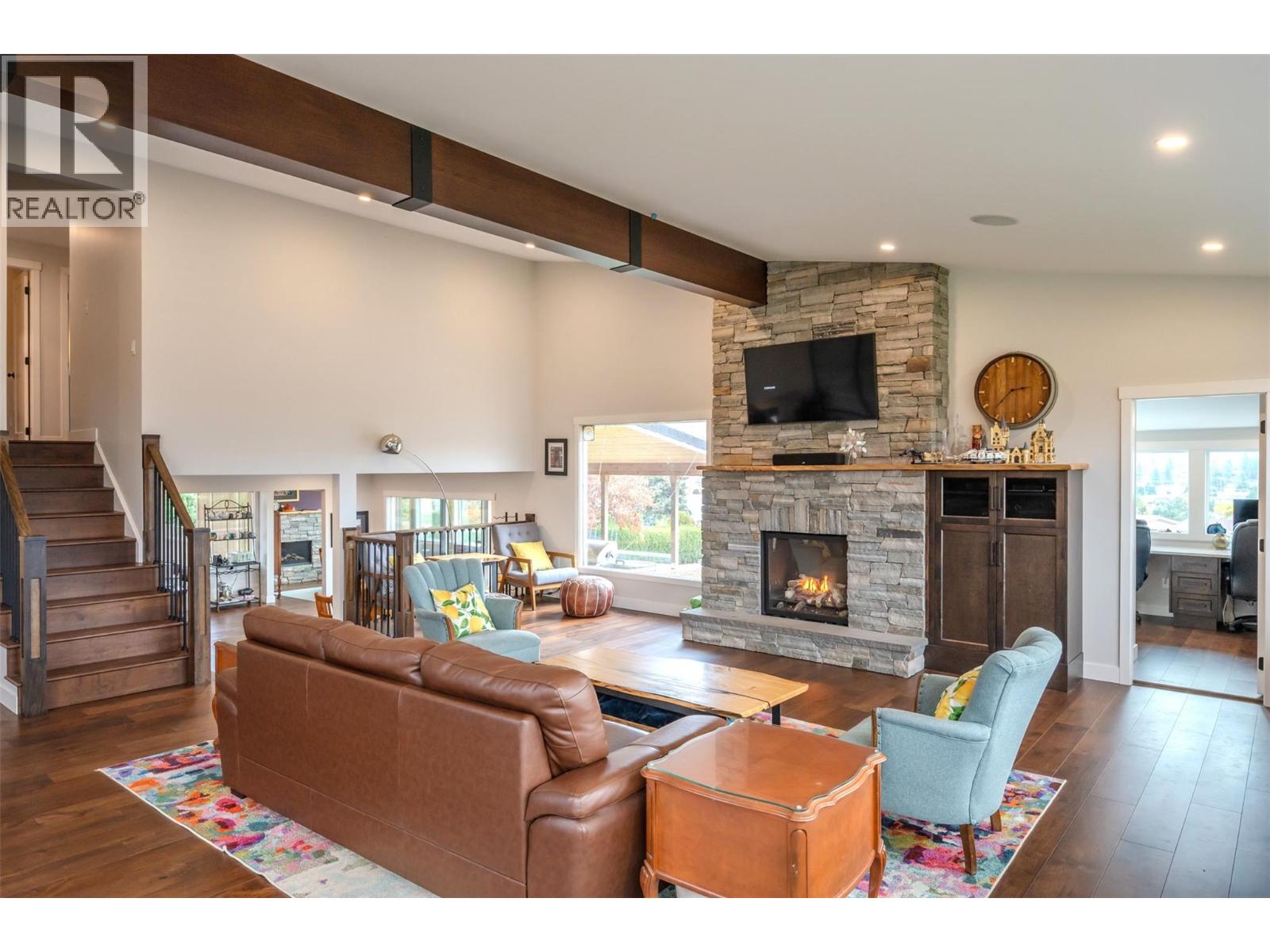 6521 BELLEVUE Drive, Oliver