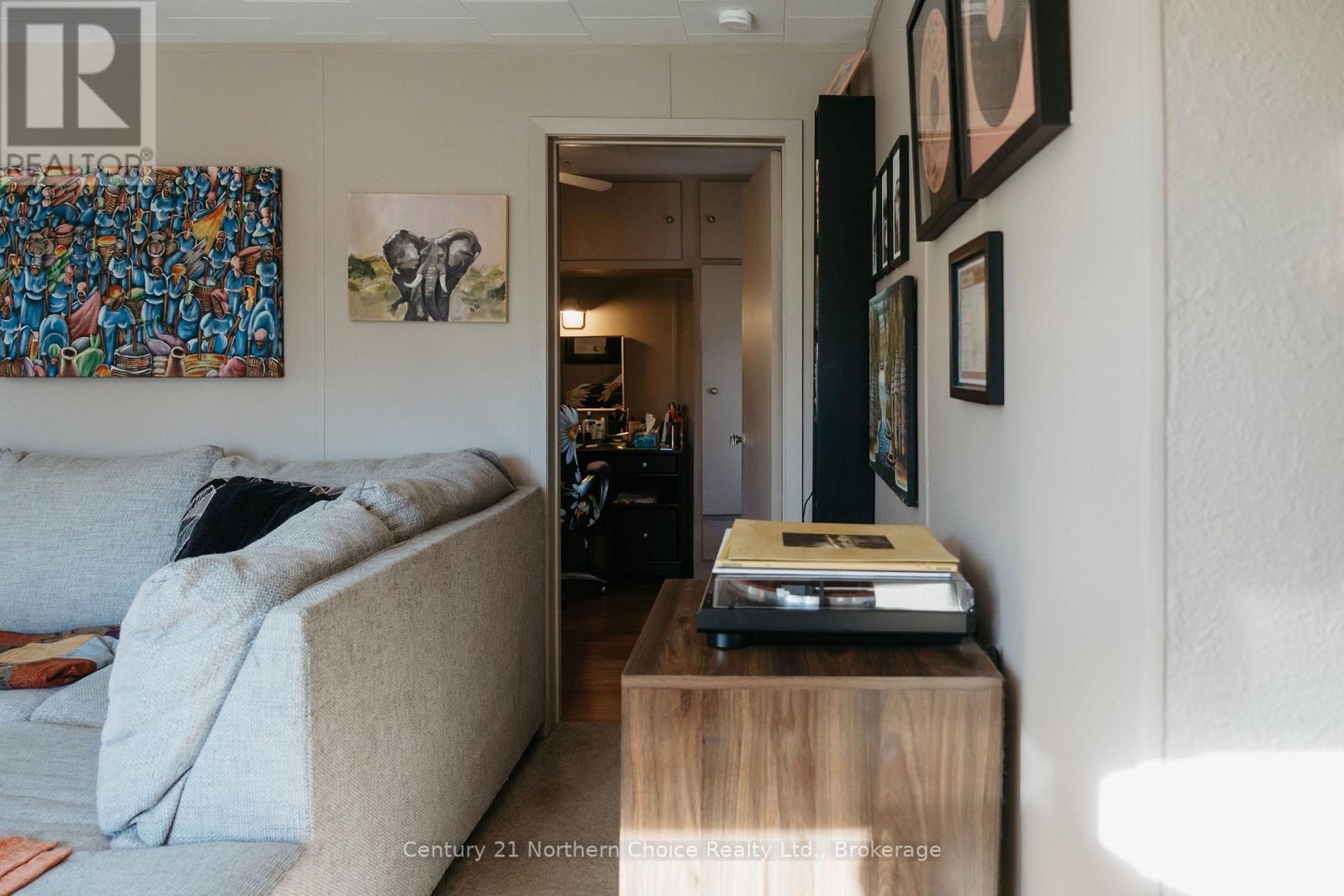 100 Regina Avenue — photo 14