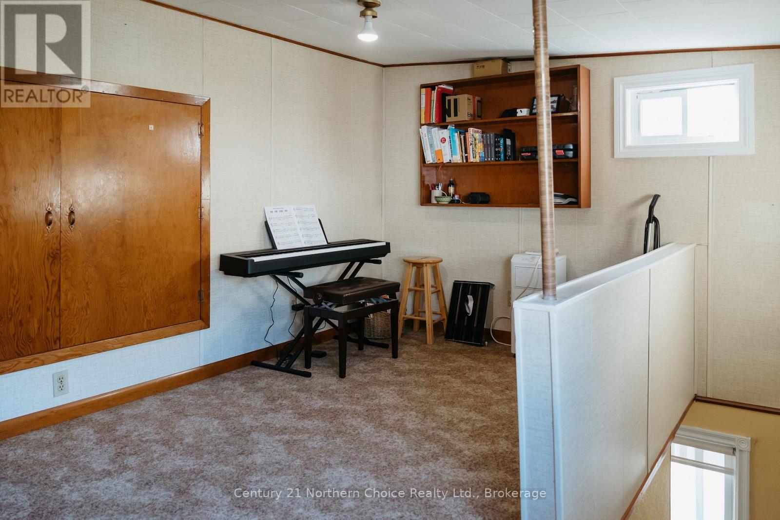 100 Regina Avenue — photo 25