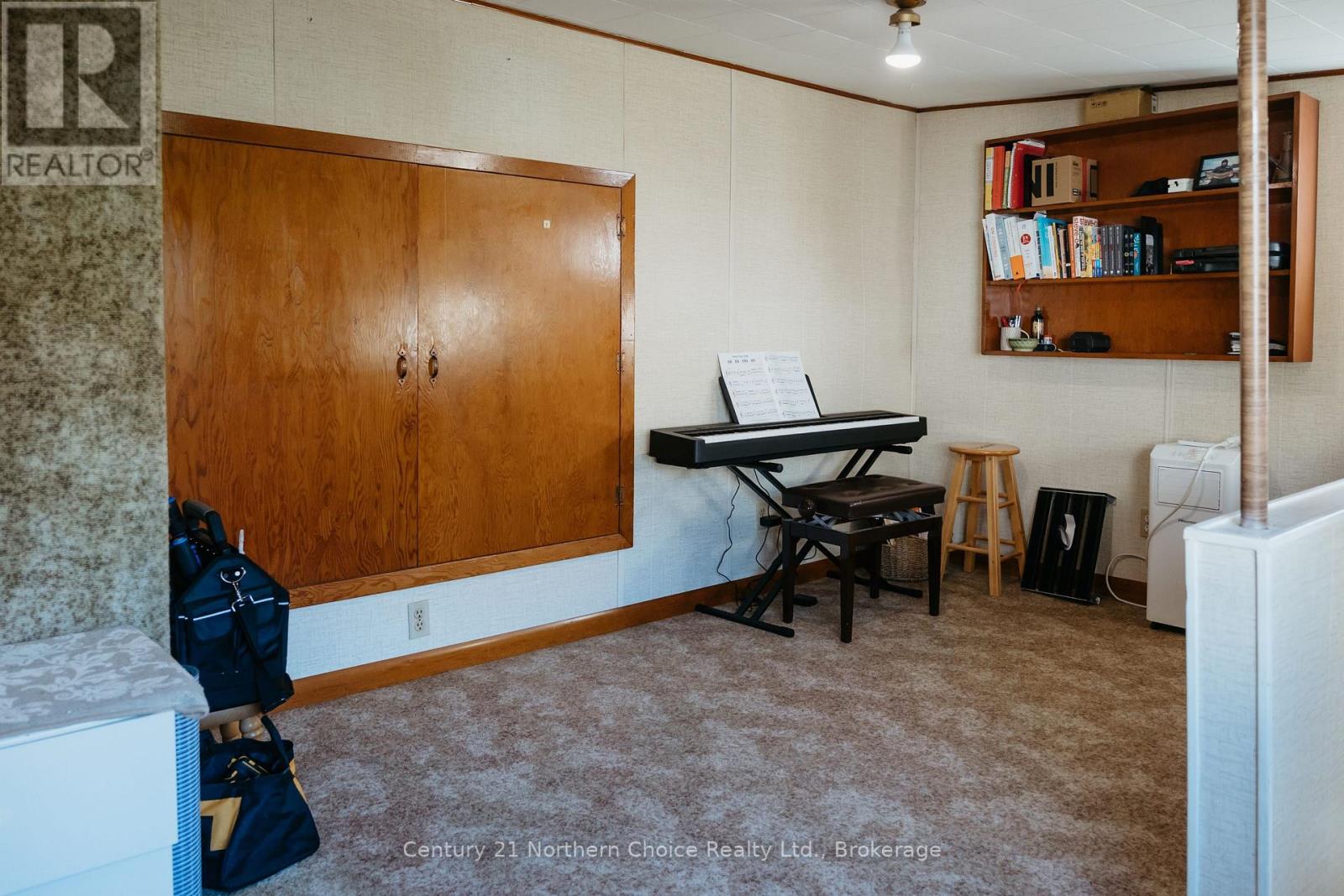 100 Regina Avenue — photo 26