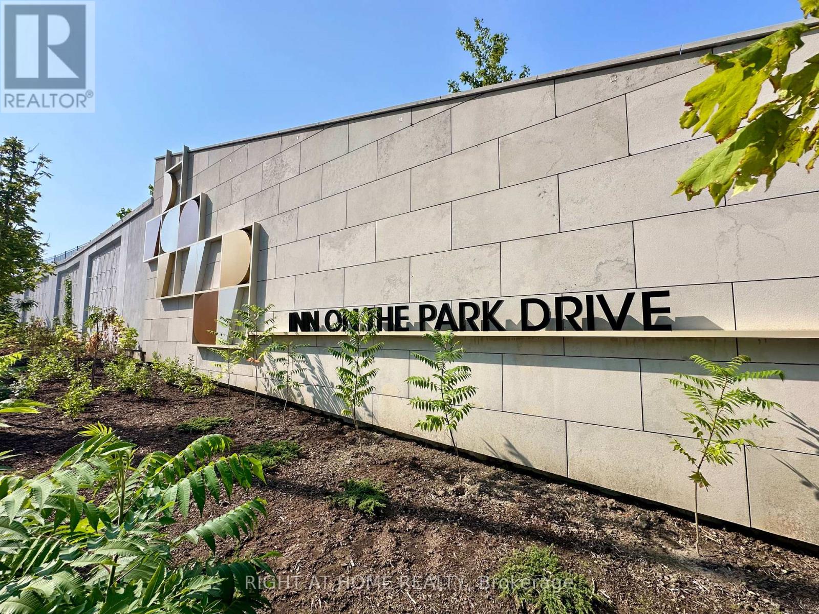 Photo of 10 Inn On The Park Drive