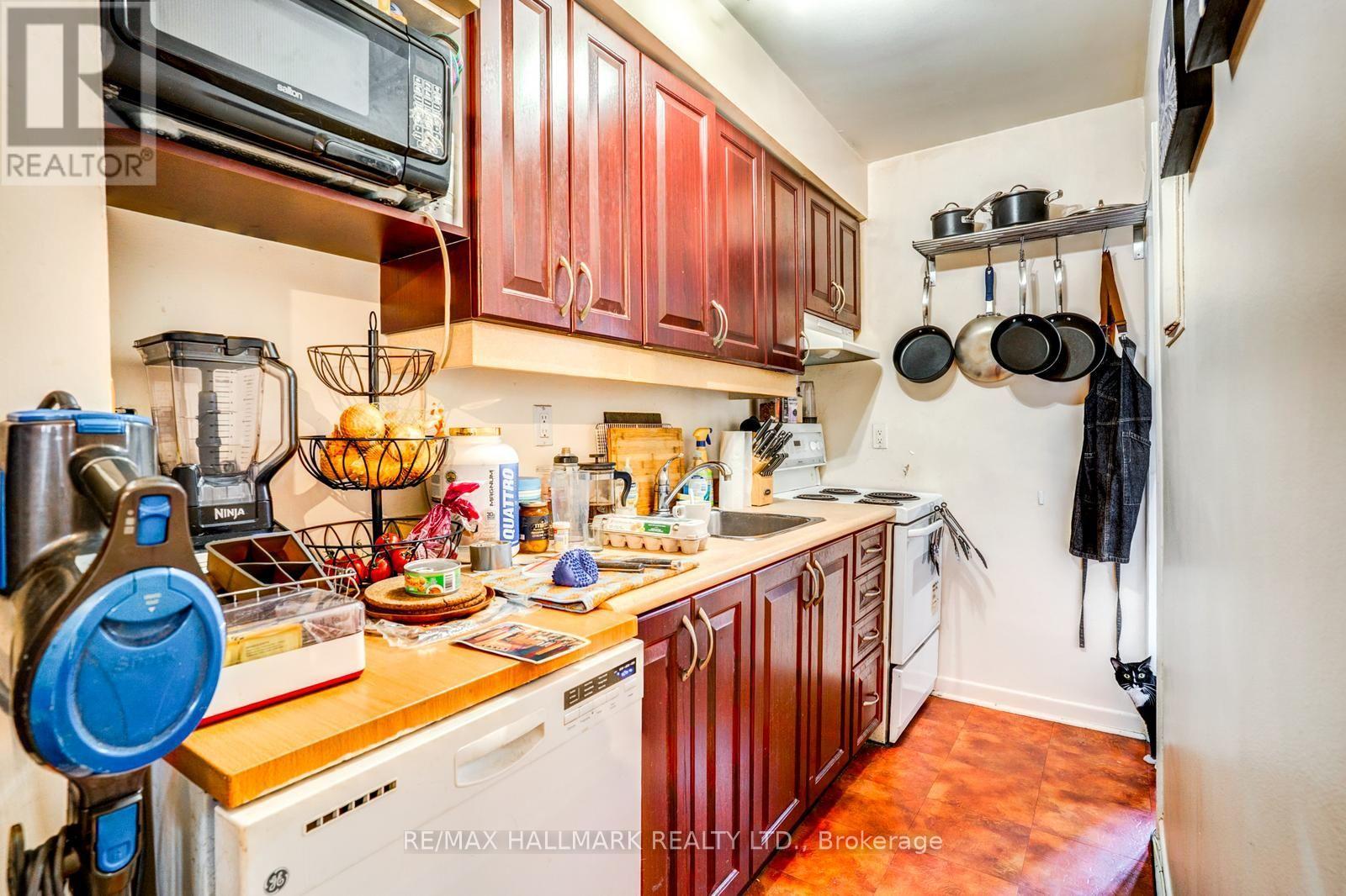 282 Avenue Road — photo 37