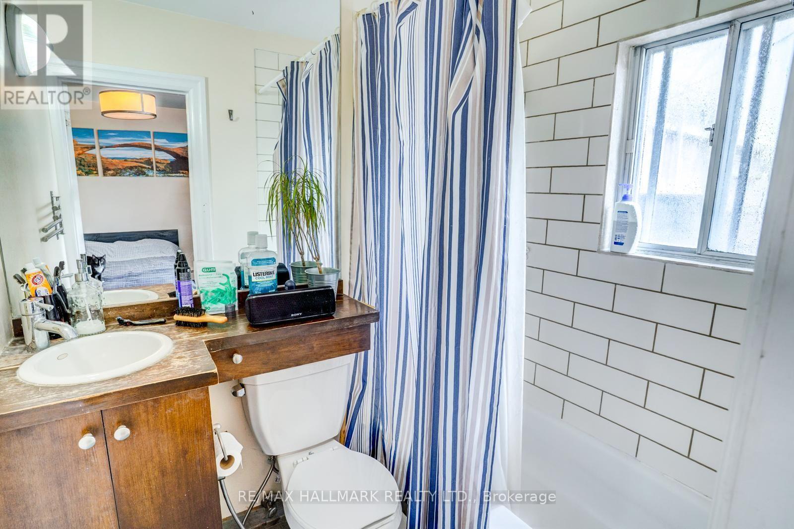 282 Avenue Road — photo 41