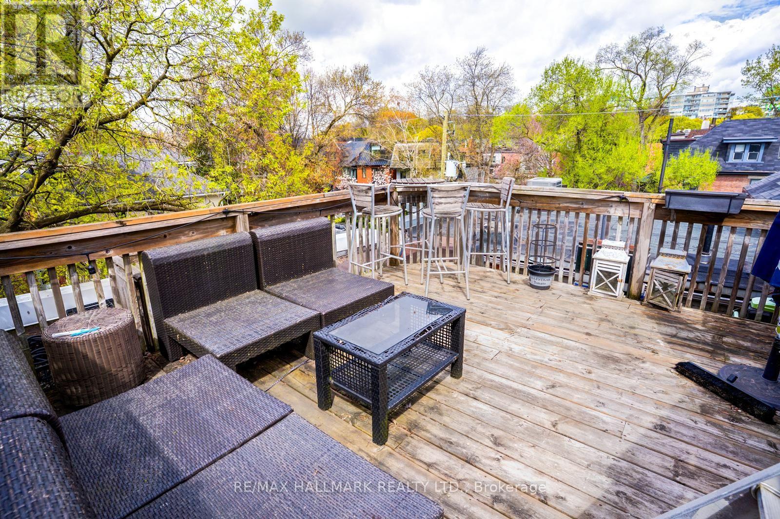 282 Avenue Road — photo 46