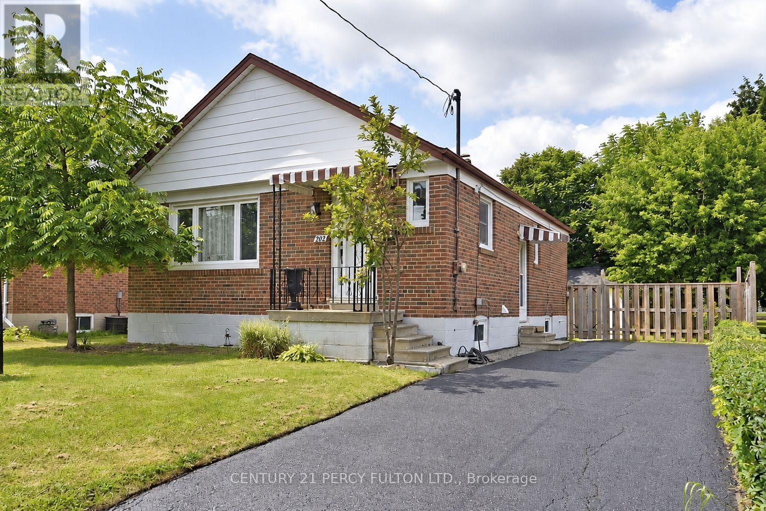 MAIN- 270 Wilson Road South, Oshawa, ON photo 1
