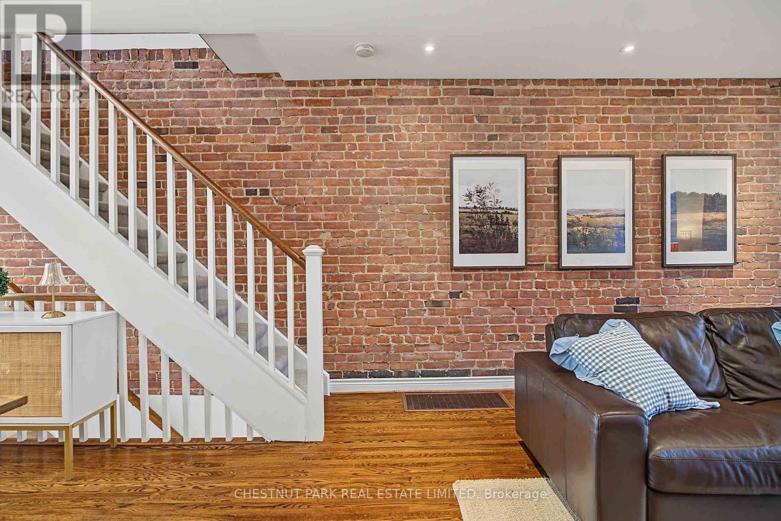 15 Millbrook Crescent, Toronto, ON photo 15